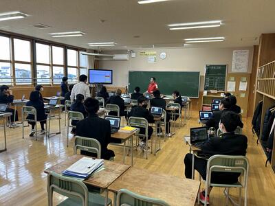 2年生社会の授業